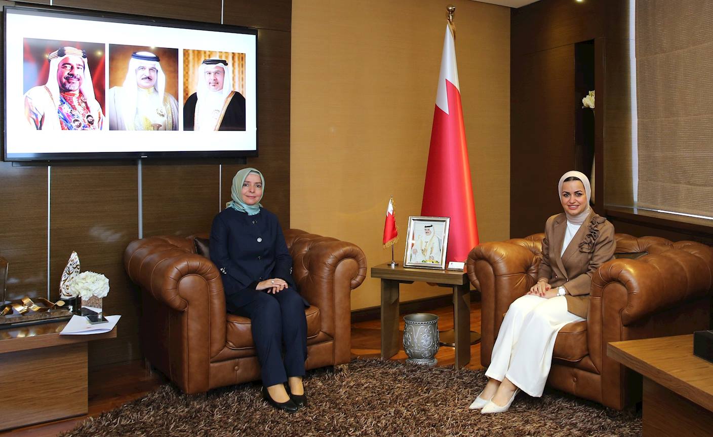 وزيرة شؤون الشباب تستقبل سفيرة الجمهورية التركية لدى مملكة البحرين