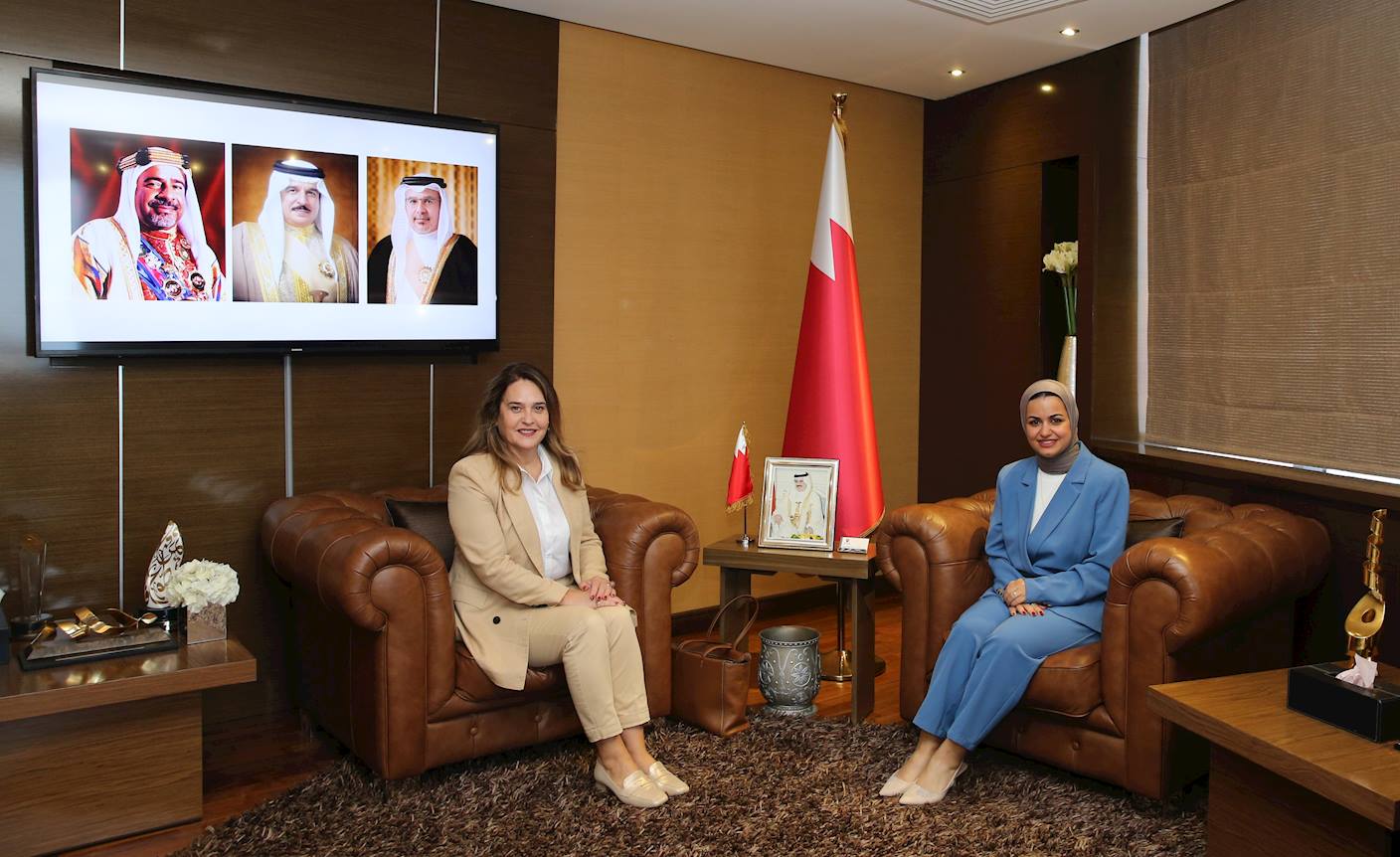 وزيرة شؤون الشباب تستقبل سفيرة جمهورية صربيا لدى مملكة البحرين