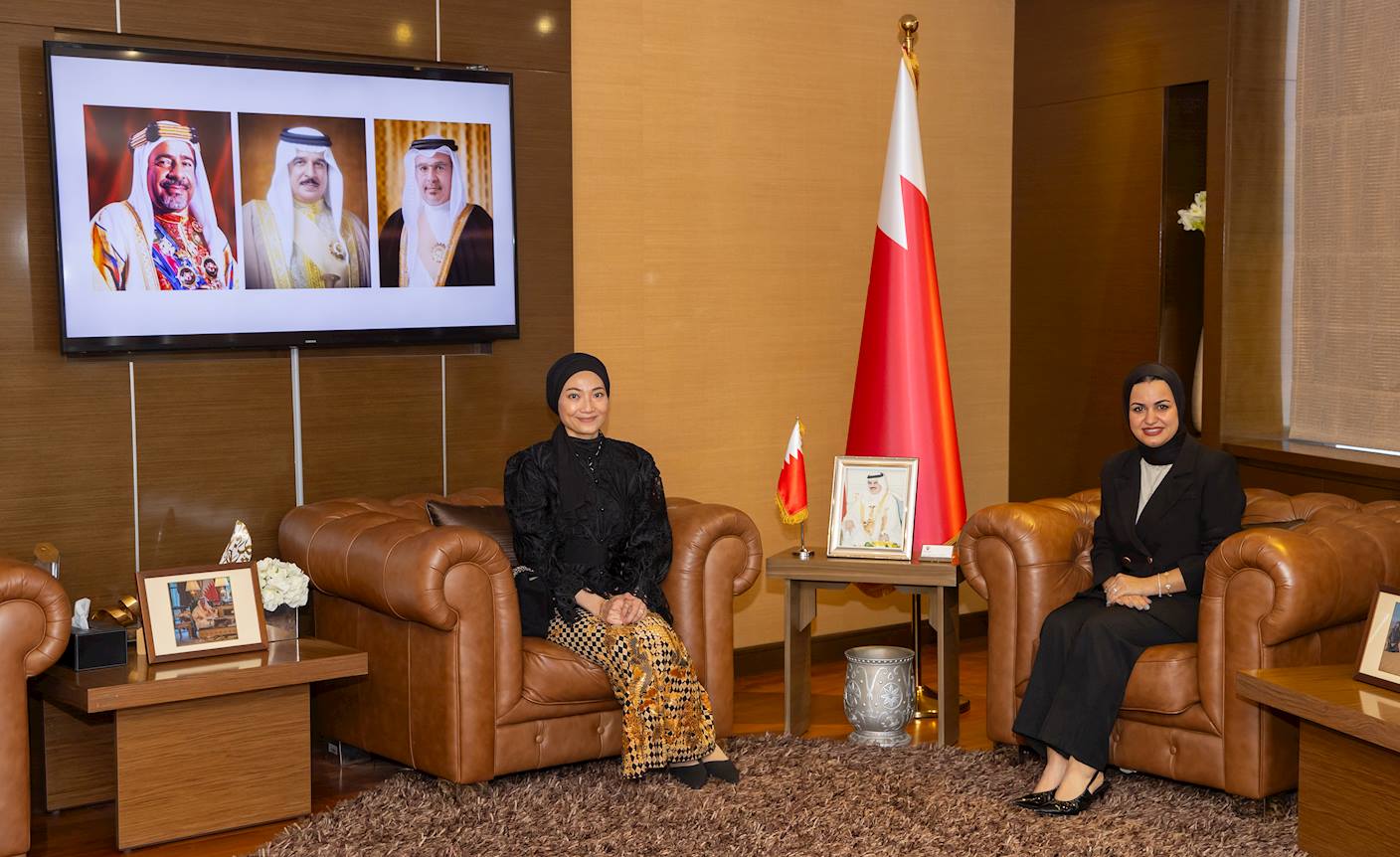 وزيرة شؤون الشباب تستقبل القائم بأعمال سفارة بروناي دار السلام لدى مملكة البحرين