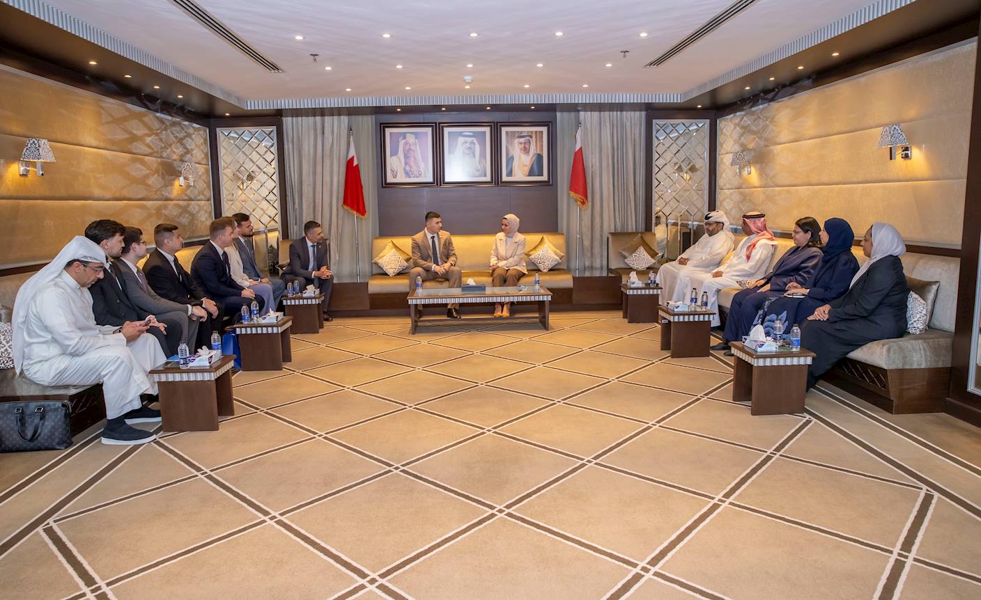 وزيرة شؤون الشباب تلتقي وفد المشرعين الشباب من المجلس الفيدرالي الروسي