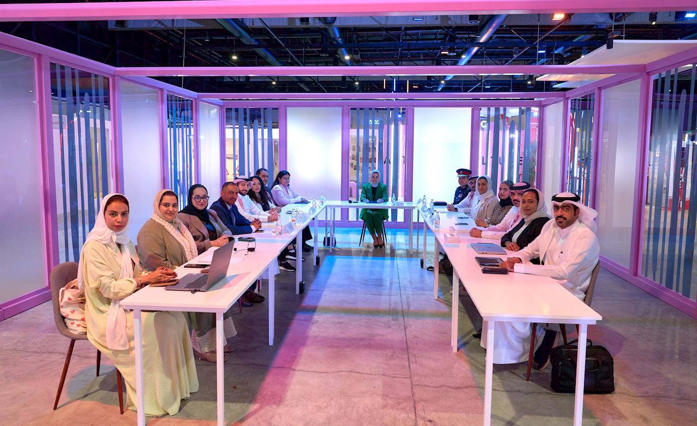 وزيرة شؤون الشباب تترأس اجتماع لجنة تمكين الشباب في القطاعين العام والخاص