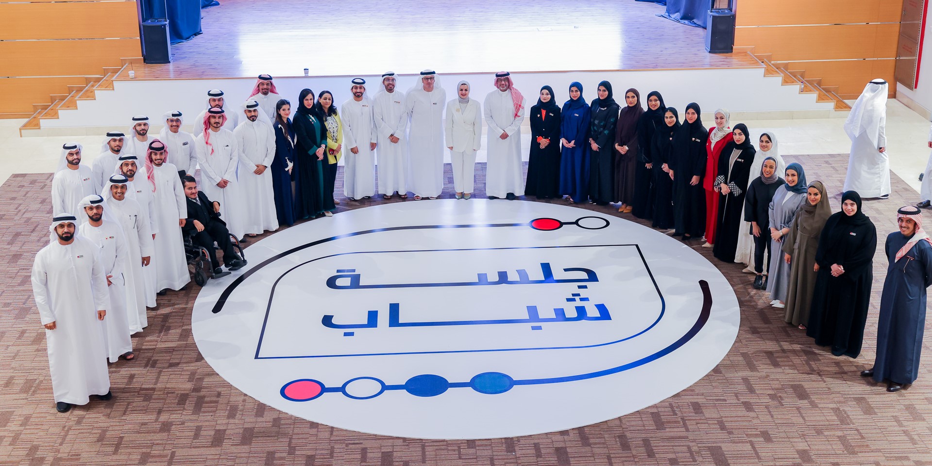 وزيرة شؤون الشباب تلتقي وفداً شبابياً من خريجي برنامج "البرلمانيون الشباب" الإماراتي