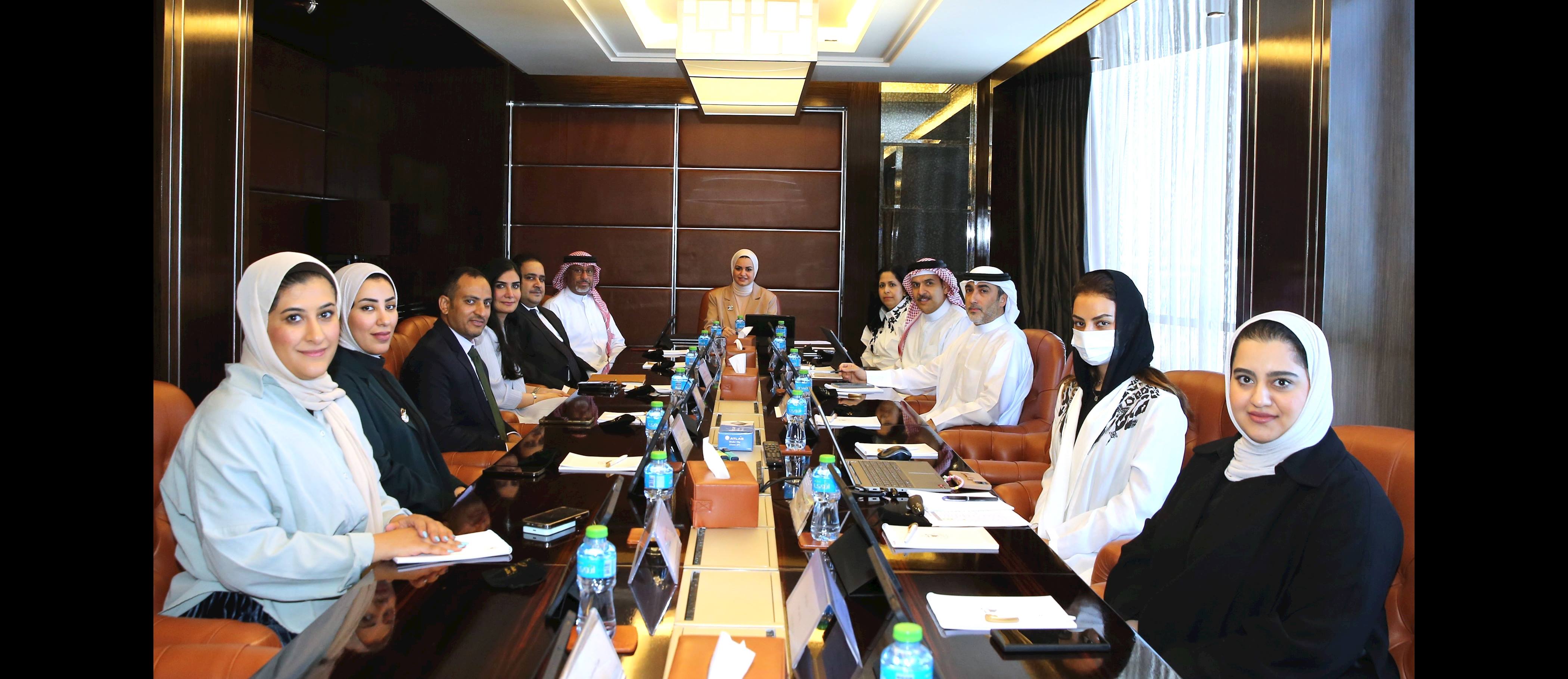 وزيرة شؤون الشباب تترأس اجتماع لجنة تمكين الشباب في القطاعين العام والخاص