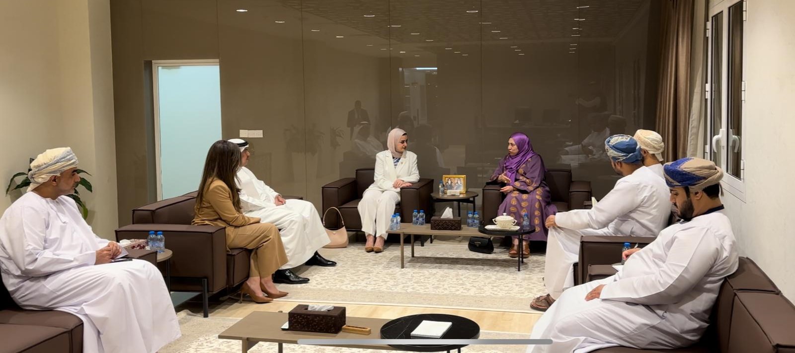 وزيرة شؤون الشباب تبحث التعاون مع وزيرة التعليم العالي والبحث العلمي والابتكار العمانية