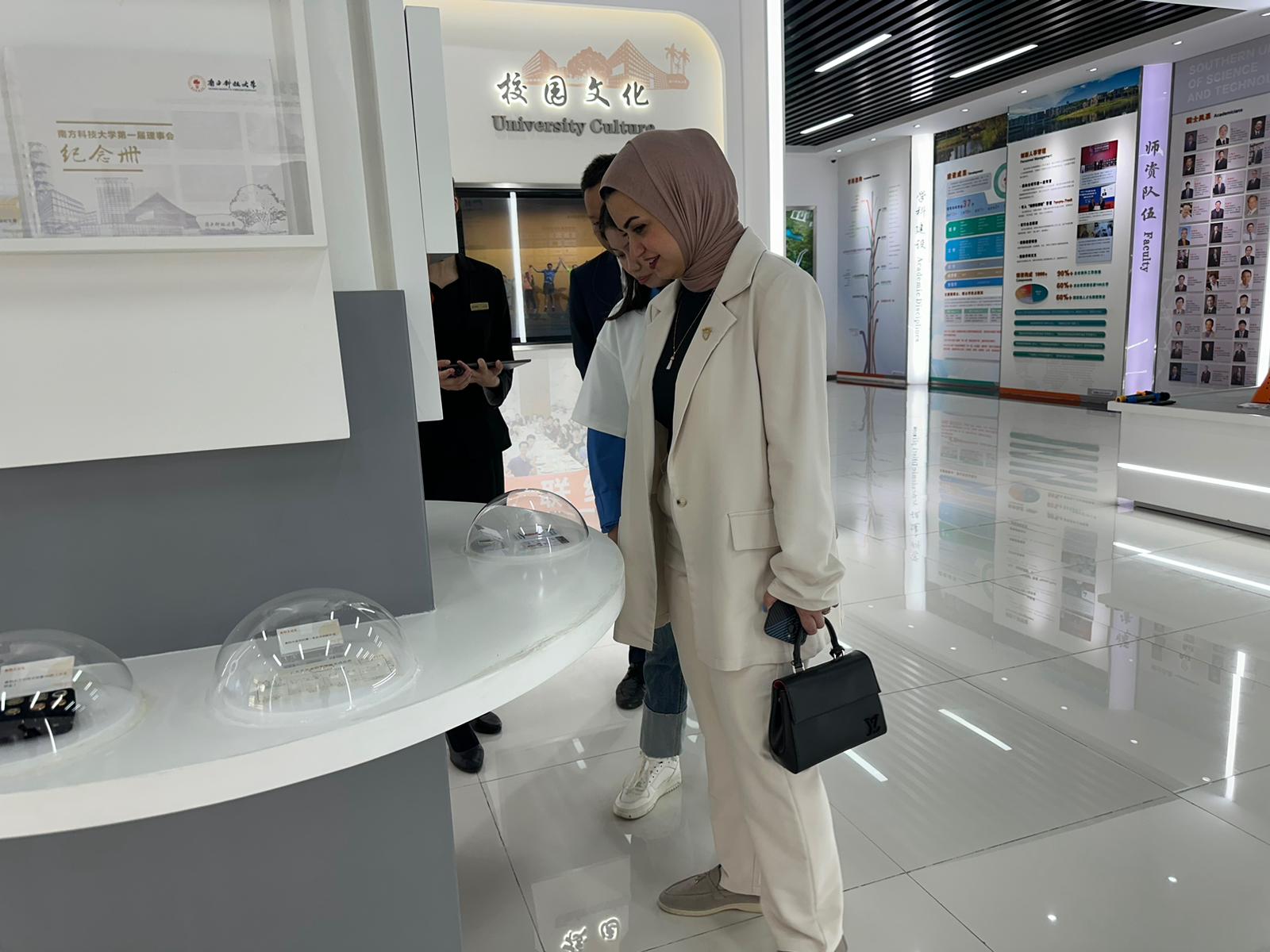 وزيرة شؤون الشباب: بناء شراكات عالمية لتوفير فرص تدريبية وتعليمية للشباب البحريني