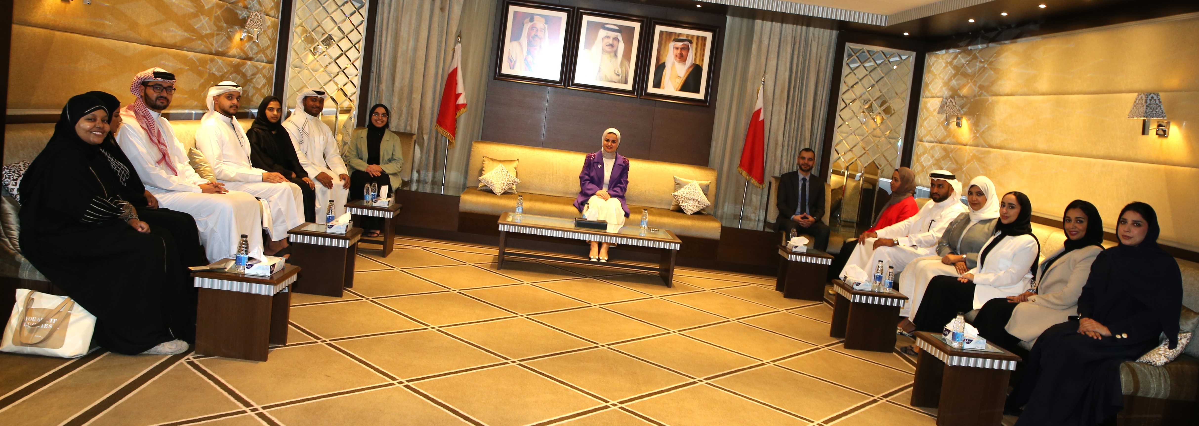 وزيرة شؤون الشباب تستقبل فرق مشاركة في مبادرة عيسى بن علي لإعداد القادة الشباب