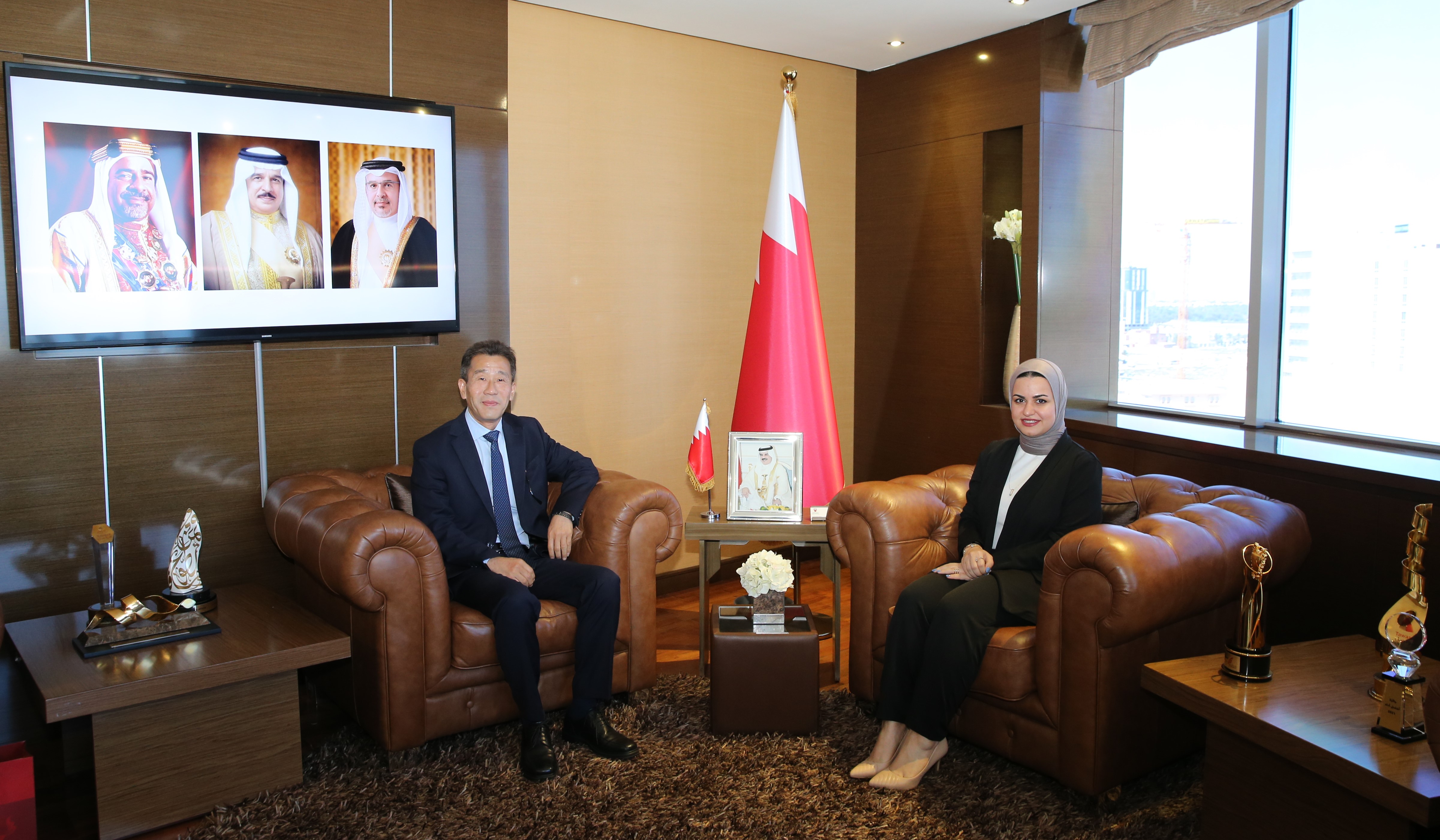 وزيرة شؤون الشباب تبحث التعاون الشبابي مع سفير الصين