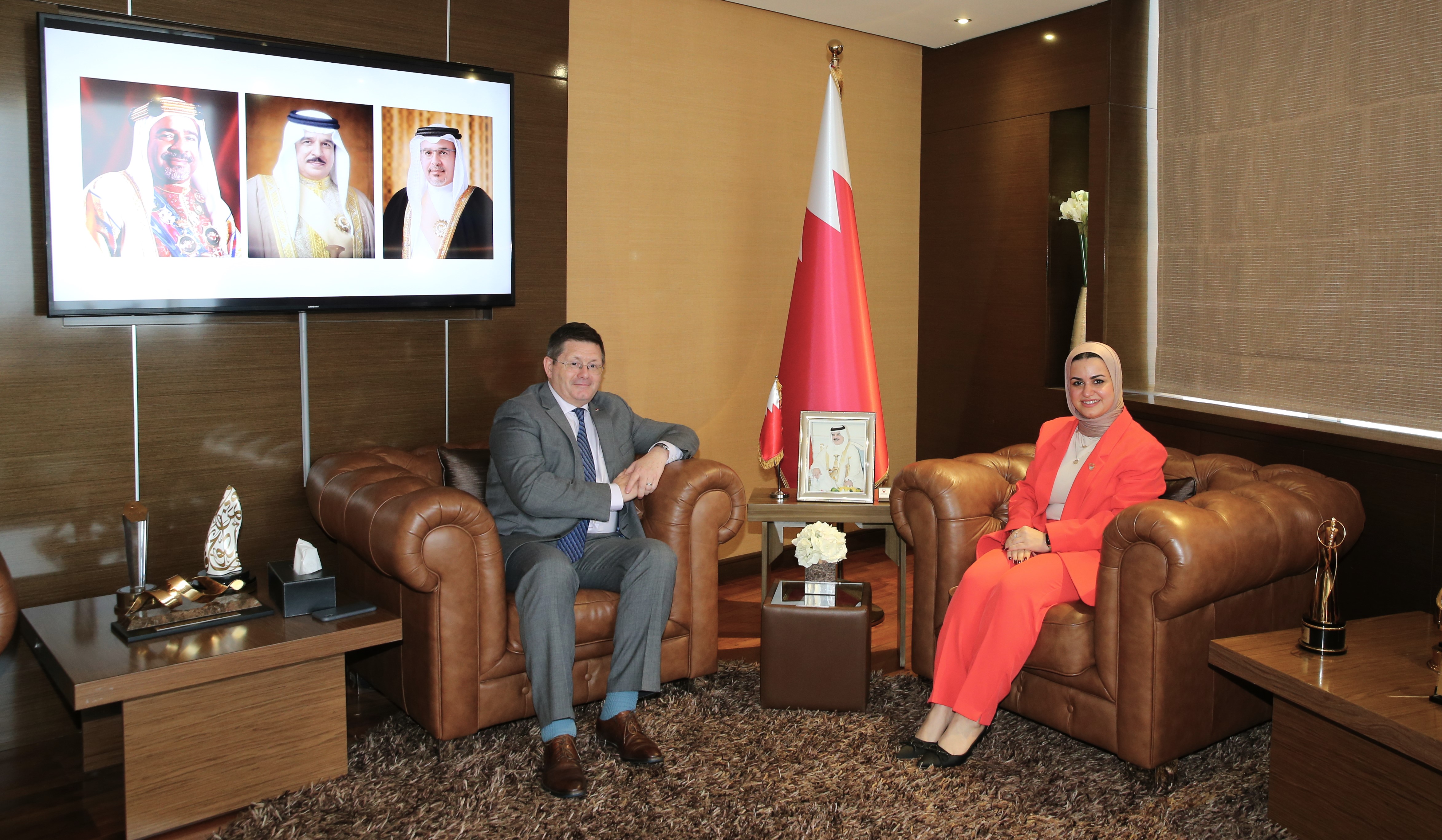 وزيرة شؤون الشباب تستقبل السفير البريطاني وتؤكد أهمية التعاون الشبابي