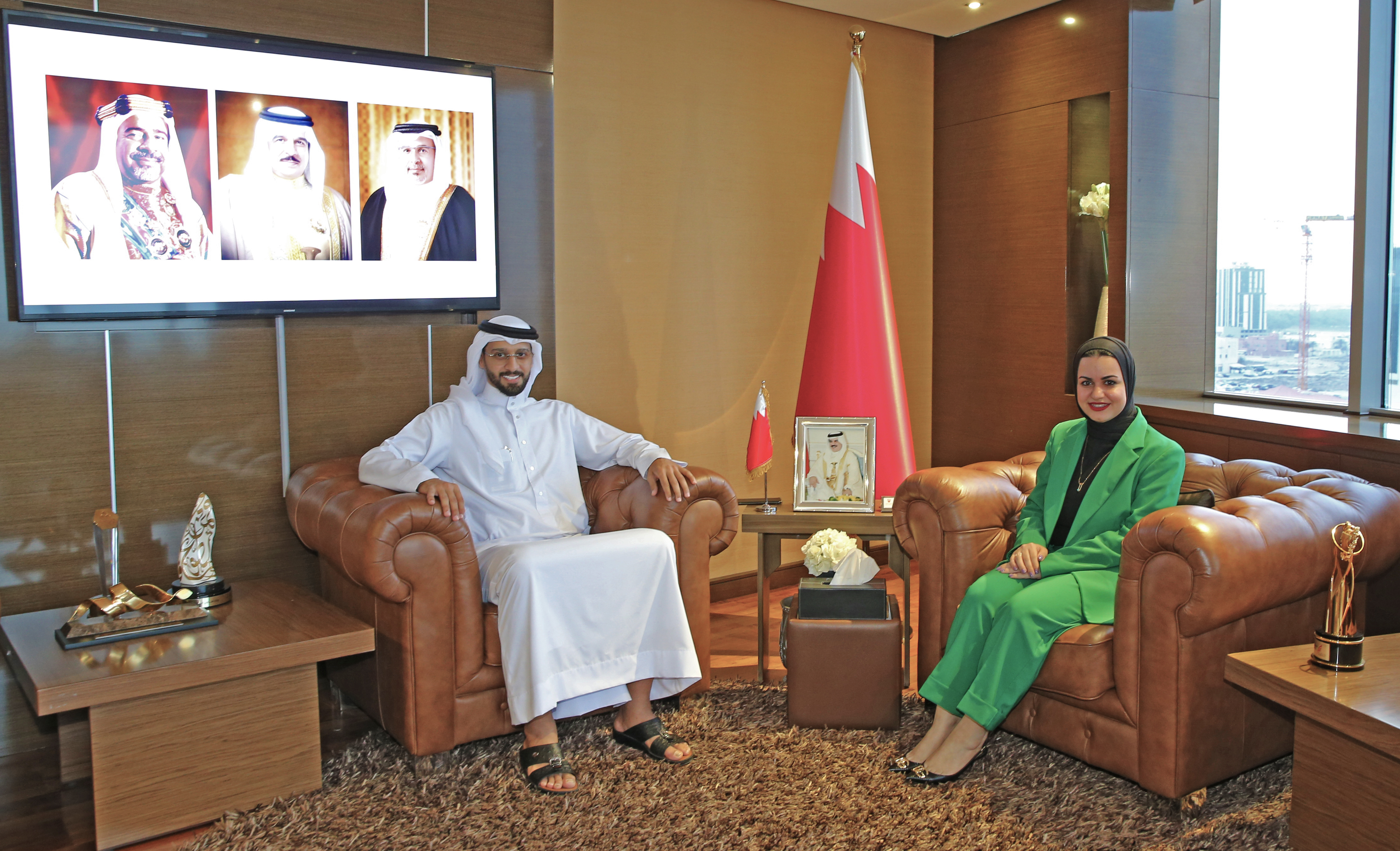 وزيرة شؤون الشباب تستقبل النائب عبدالله الرميحي