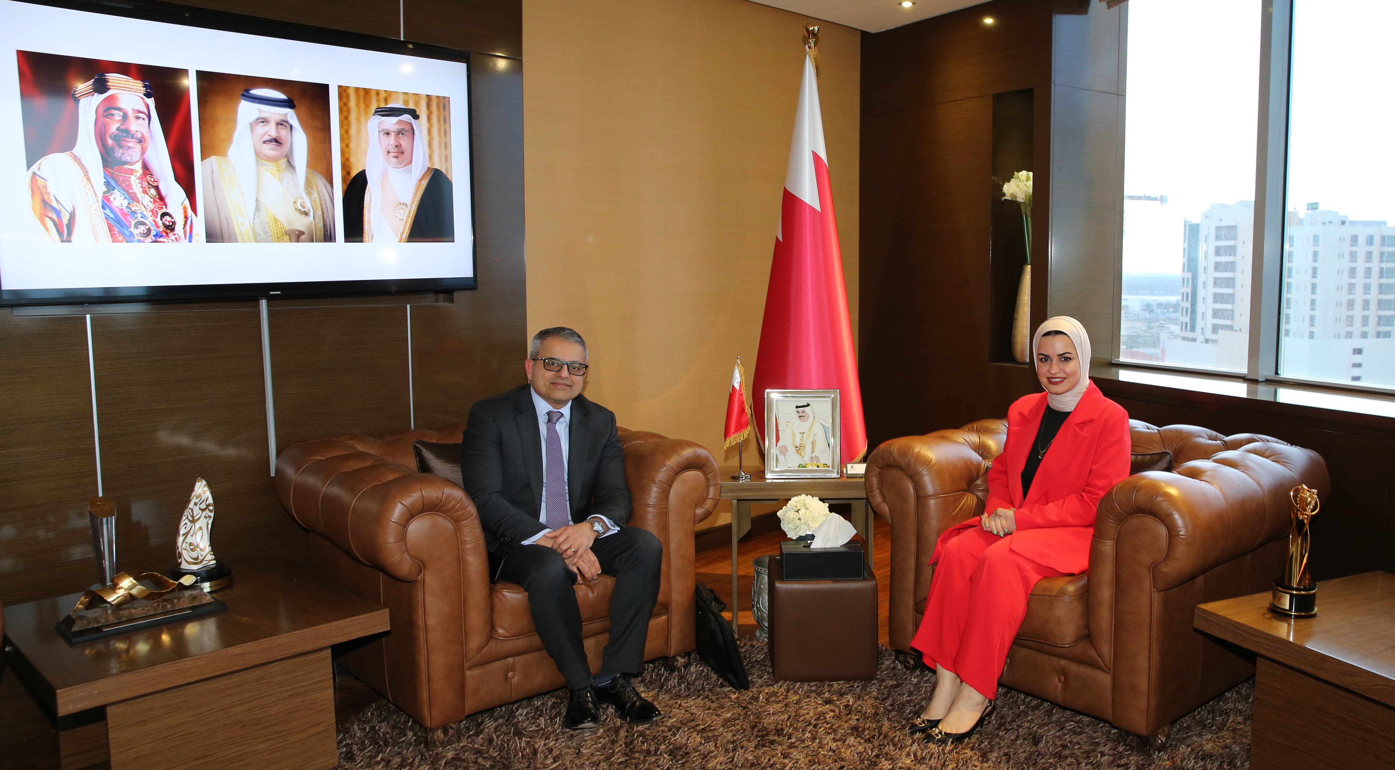 وزيرة شؤون الشباب تستقبل رئيس مراجعة الائتمان في بنك البحرين للتنمية
