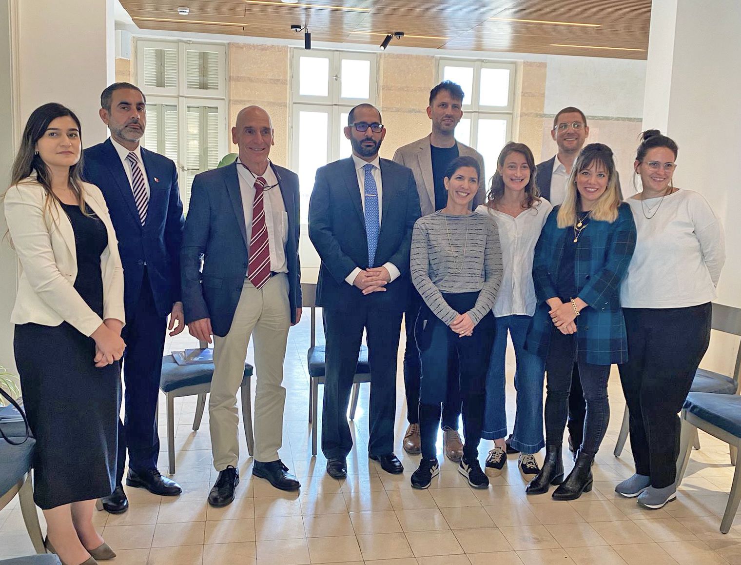 المؤيد يزور مركز الشباب في تل أبيب ويطلع على برامجه وفعالياته