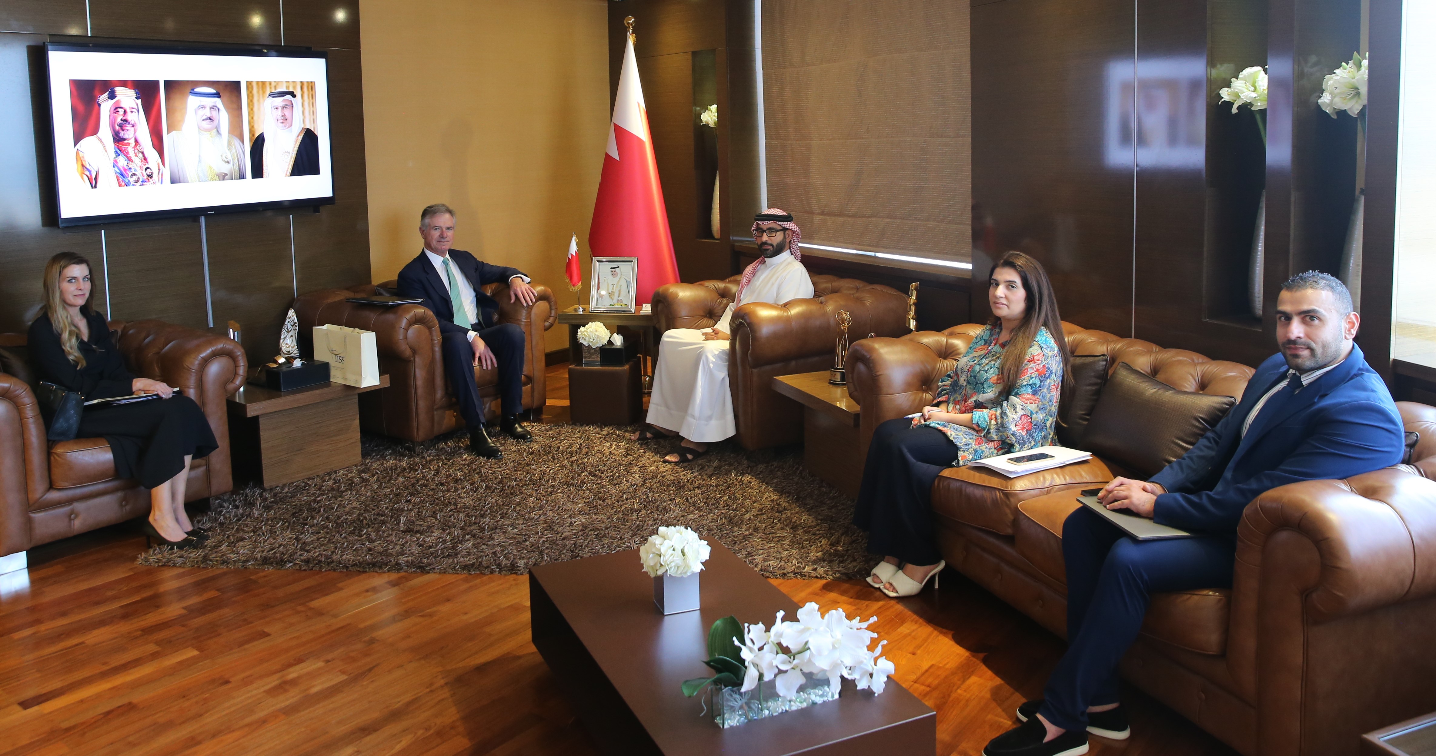 المؤيد يستقبل المدير التنفيذي للمعهد الدولي للدراسات الاستراتيجية