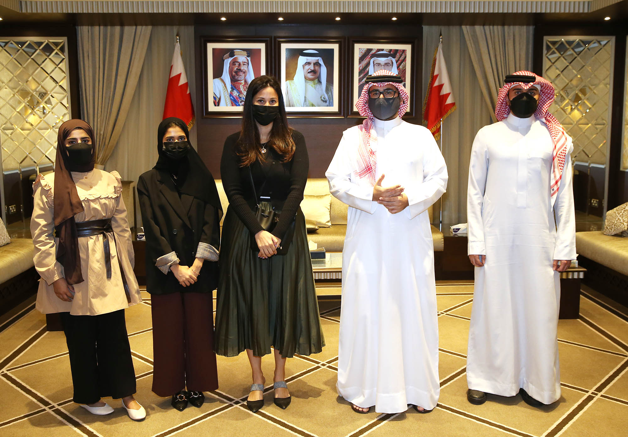 المؤيد يجتمع بالموظفين الجدد بفريق صندوق الأمل