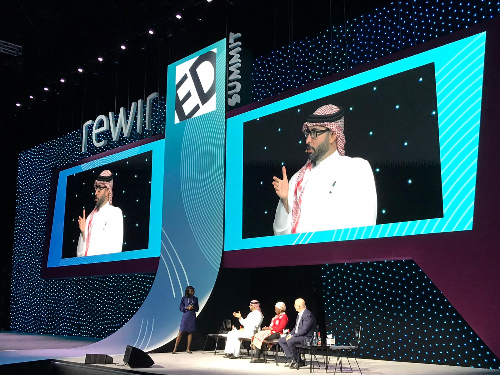 المؤيد يشارك في قمة "ريوايرد" العالمية للتعليم التي تقام في إكسبو 2020 دبي