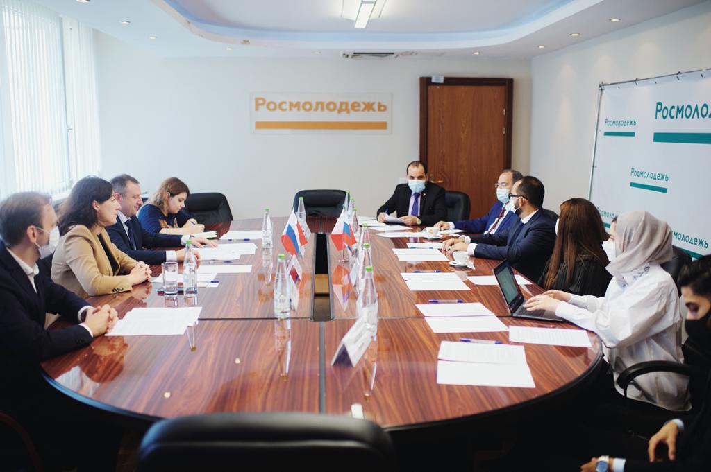 المؤيد يعقد جلسة مباحثات شبابية مع القائم بأعمال رئيس الوكالة الاتحادية للشباب