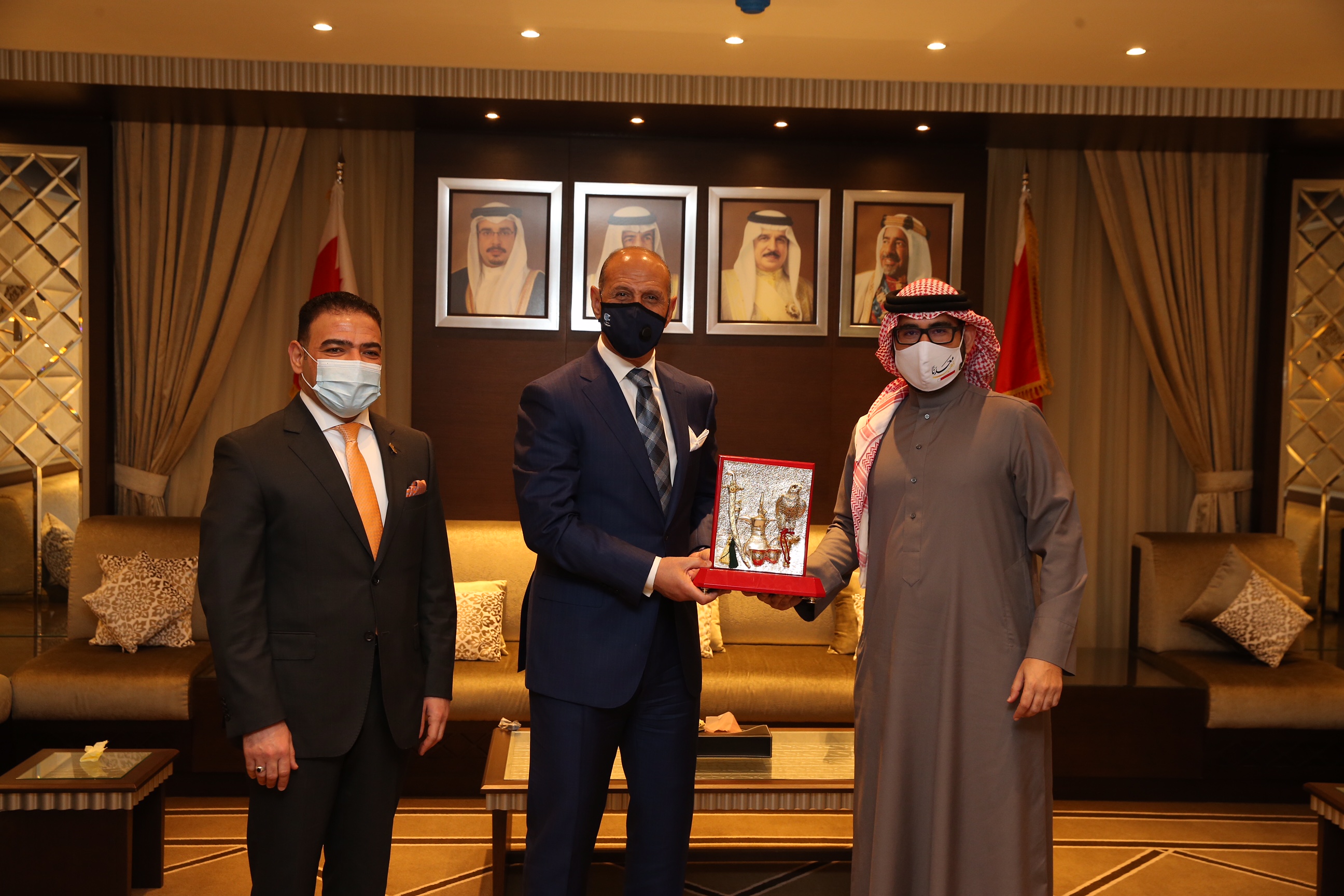 المؤيد ودرجال يبحثان التعاون البحريني العراقي في المجال الشبابي والرياضي