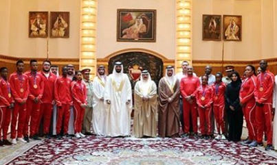 جلالة الملك المفدى يستقبل أفراد المنتخب الوطني لألعاب القوى بمناسبة فوزهم بلقب البطولة الآسيوية وذلك بحضور وزير شؤون الشباب والرياضة