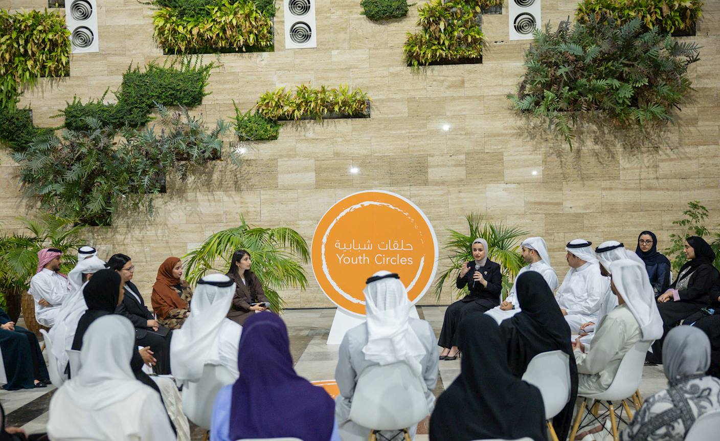 خلال زياراتها الى دولة الامارات العربية المتحدة وزيرة شؤون الشباب تزور عددًا من المراكز والمبادرات الشبابية وتشارك في حلقة شبابية بحرينية – إماراتية