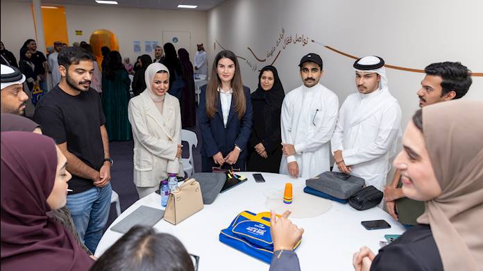وزيرة شؤون الشباب اصطحبتهم في جولة بالمدينة وفد مؤسسة كردستان يزور مدينة شباب 2030 ويؤكد ريادة مملكة البحرين في تمكين الشباب