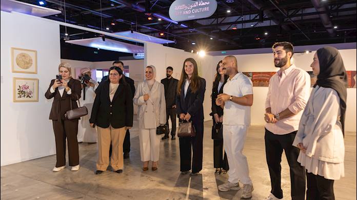 وزيرة شؤون الشباب اصطحبتهم في جولة بالمدينة وفد مؤسسة كردستان يزور مدينة شباب 2030 ويؤكد ريادة مملكة البحرين في تمكين الشباب
