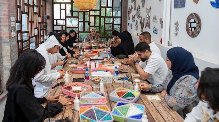 Minister of Youth Affairs meets young visual artists as part of the "Hadeeth" initiative to discuss their aspirations and artistic projects.