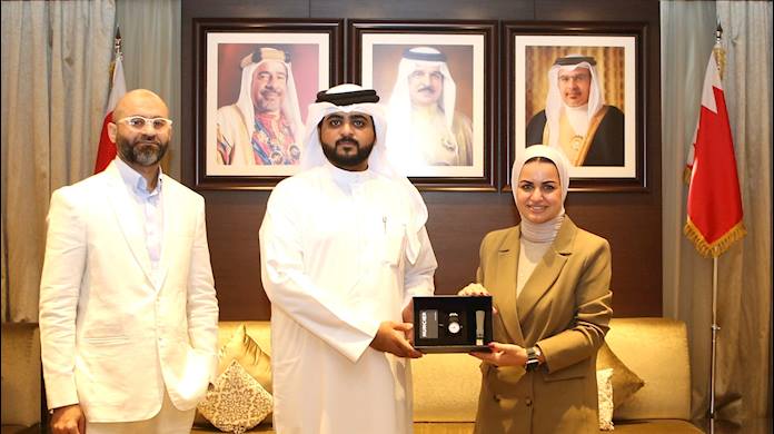 وزيرة شؤون الشباب تكرم الفائزين بمسابقة أفضل تصميم للساعات بالتعاون مع نونسيير ضمن فعاليات مدينة شباب 2030