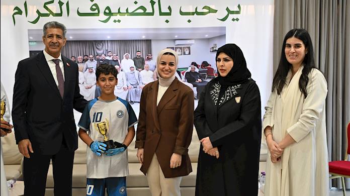 Youth Minister visits Al Qaryah Empowerment Centre
